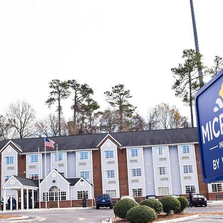 Travelers Inn And Suites Raleigh Extérieur photo