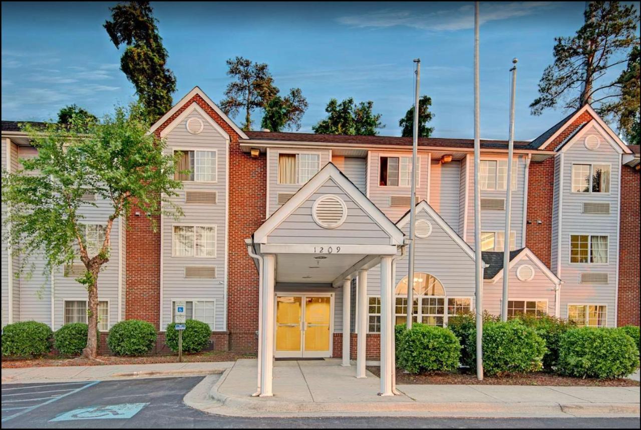 Travelers Inn And Suites Raleigh Extérieur photo