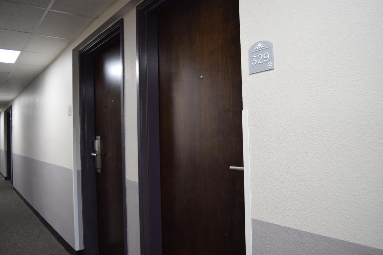 Travelers Inn And Suites Raleigh Extérieur photo