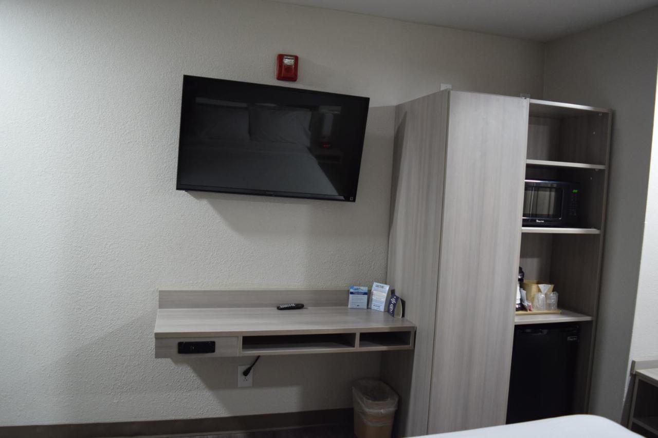 Travelers Inn And Suites Raleigh Extérieur photo