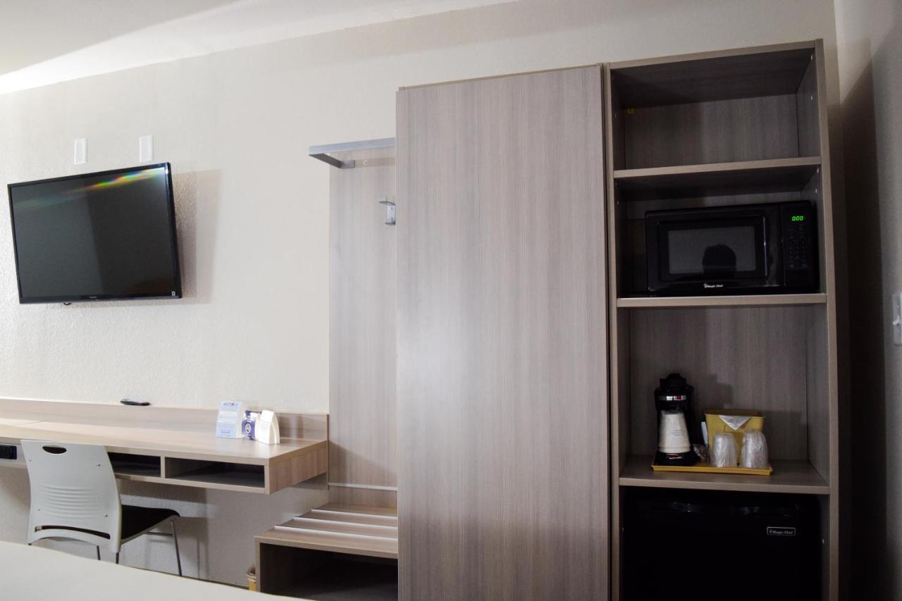Travelers Inn And Suites Raleigh Extérieur photo